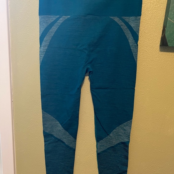 Fabletics exercise legging - Picture 4 of 5